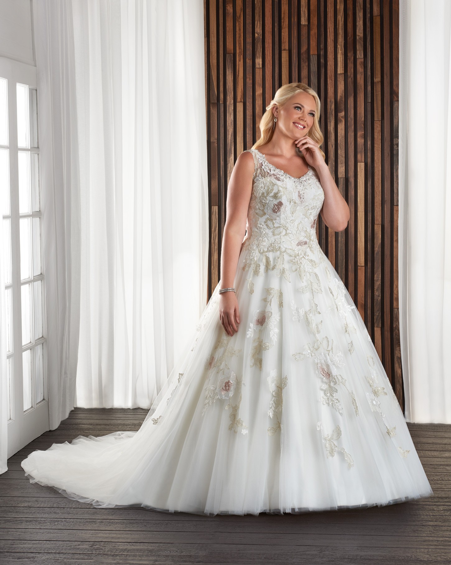 Bonnie Bridal Unforgettable 1715 Size 26 Retail $1222 Sale $822 – Run For  The Dress